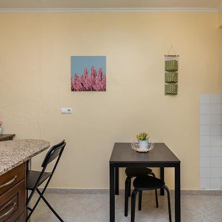 Cozy One Bedroom Apt In Historic Location - Carmo Лісабон Екстер'єр фото
