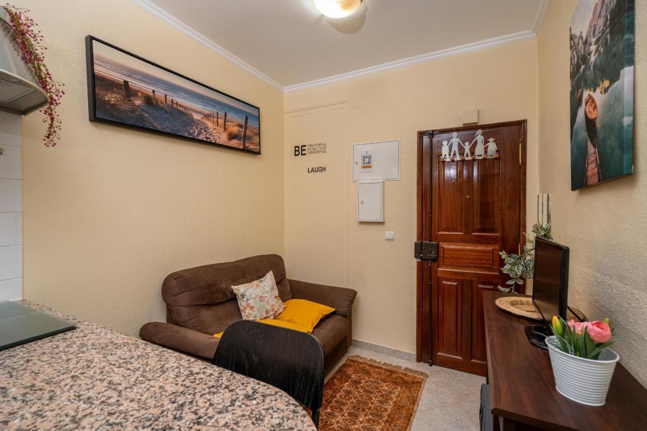 Cozy One Bedroom Apt In Historic Location - Carmo Лісабон Екстер'єр фото