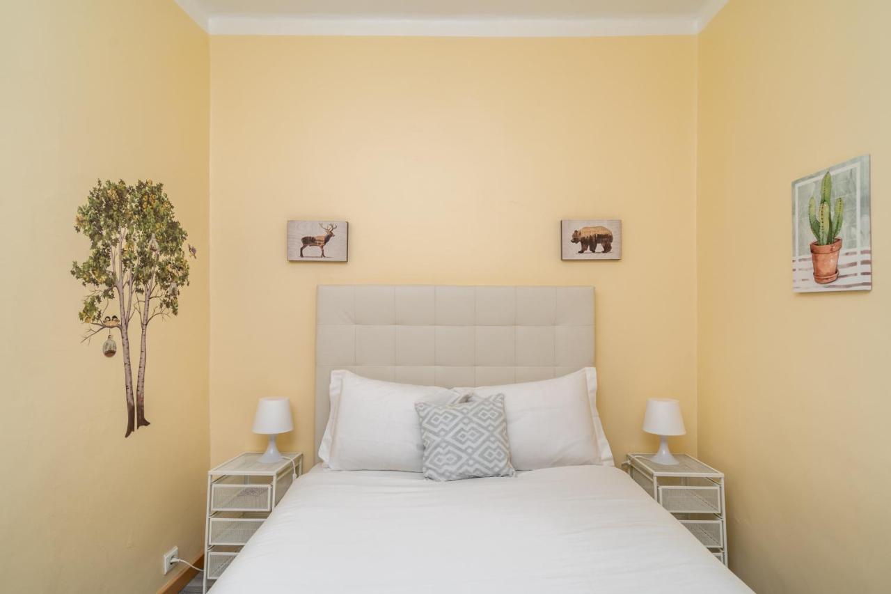 Cozy One Bedroom Apt In Historic Location - Carmo Лісабон Екстер'єр фото