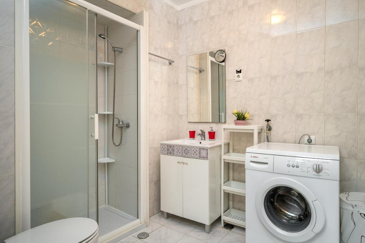 Cozy One Bedroom Apt In Historic Location - Carmo Лісабон Екстер'єр фото